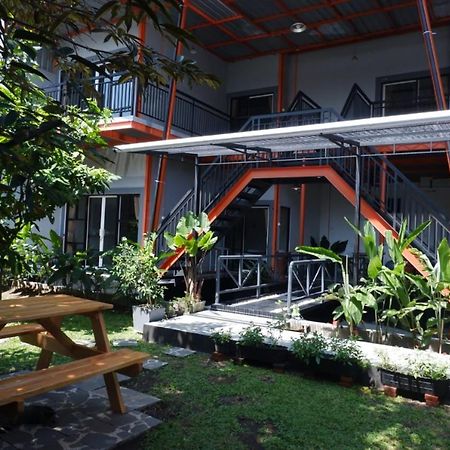 Ndalem Sorogenen Guesthouse Yogyakarta Eksteriør bilde