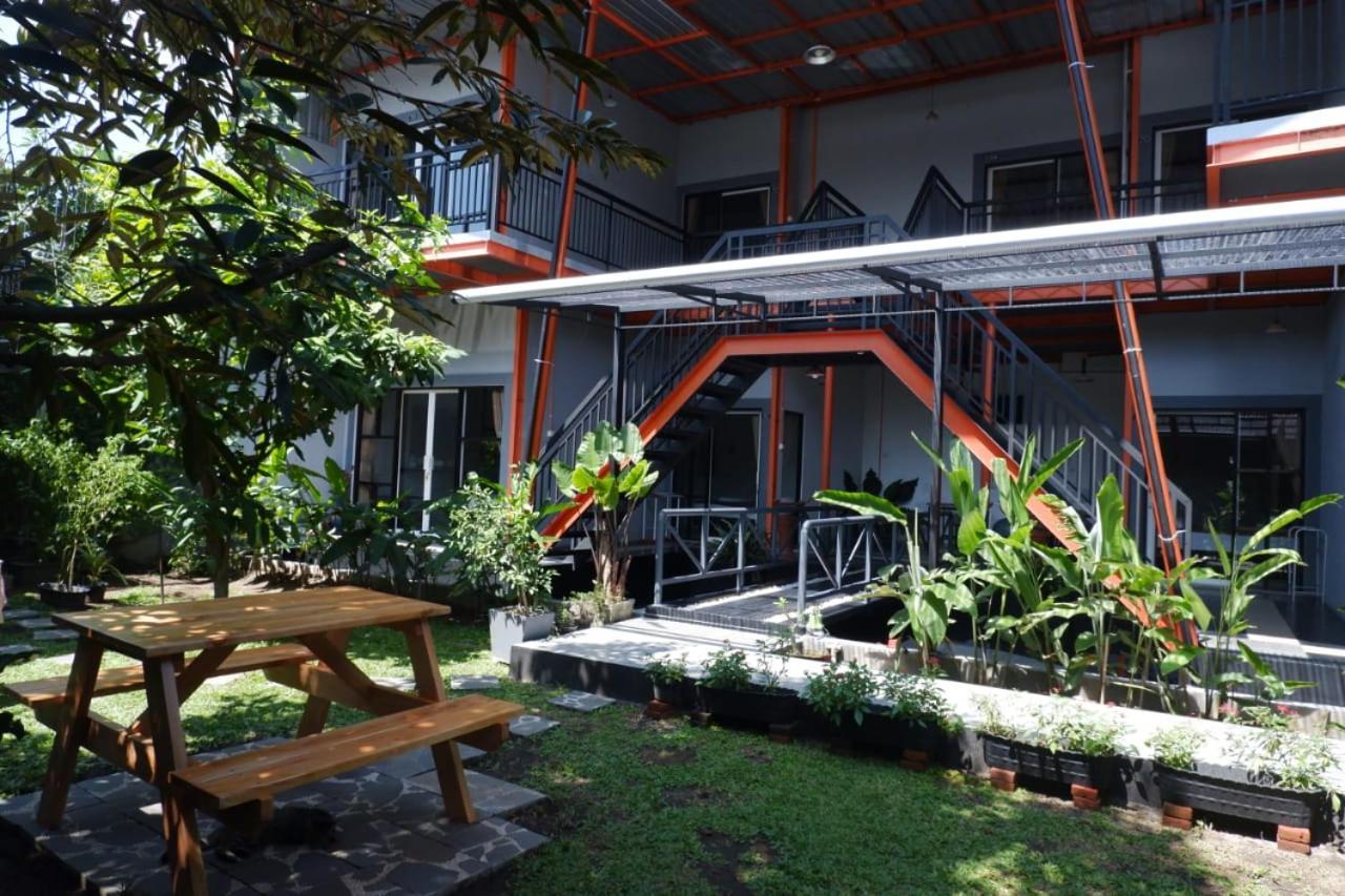 Ndalem Sorogenen Guesthouse Yogyakarta Eksteriør bilde